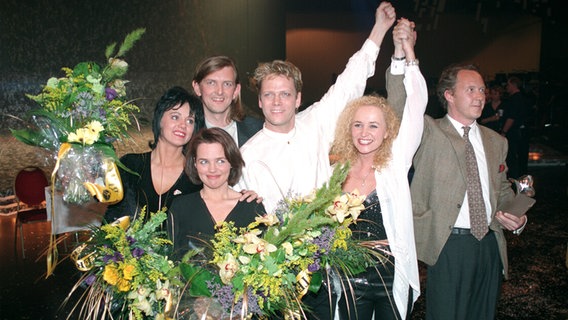 Die norwegische Gruppe Secret Garden nach ihrem Sieg beim ESC 1995. © picture-alliance / dpa Foto: epa PA